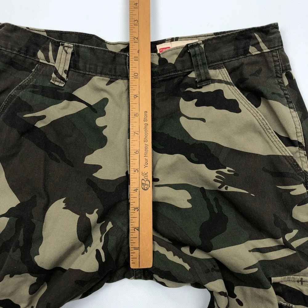 Wrangler Mens Relaxed Fit Fleece Lined Camo Cargo Pants 32x30 Green Brown